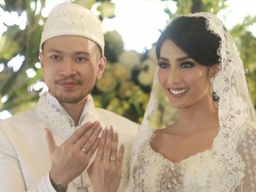 FOTO : Konsep Garden Party, Meriahnya Pernikahan Tyas Mirasih & Raiden