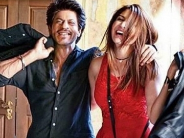 Berani Tempel Kaki di Wajah Shahrukh Khan, Anushka Sharma Bikin Netter Heboh