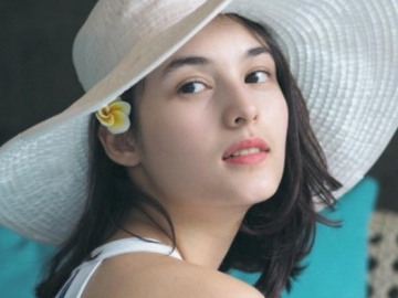 FOTO : Make Up Minimalis, 6 Foto Bukti Chelse Islan Cantik Alami