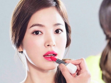 Kulitmu Sawo Matang? Ini 5 Warna Lipstik yang Sesuai Untukmu