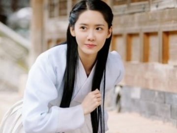 Pasang Wajah Cemberut di Balik Layar 'The King Loves', Yoona Malah Buat Fans Makin Jatuh Cinta