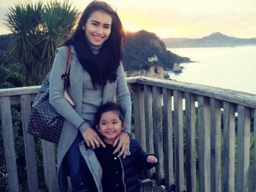 Antar Bilqis Sekolah, Netizen Salah Fokus Penampilan Ayu Ting Ting