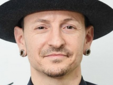 Postingan Terakhir Chester Bennington di Instagram Sebelum Tewas