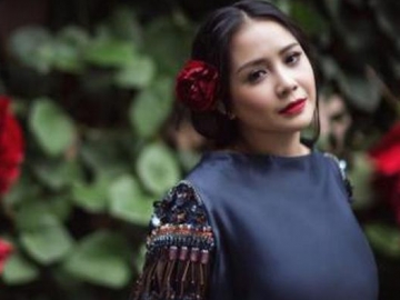 FOTO : Nuansa Klasik, Jelitanya Nagita Slavina di Pemotretan Terbaru