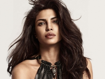 Priyanka Chopra Disebut Mirip Lady Gaga di Foto Ini, Setuju? 