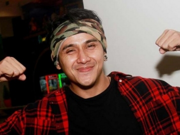 Nyaris 'Telanjang', Penampilan Vicky Nitinegoro Ini Bikin Heboh