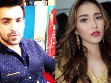 Foto Bareng Arjit Taneja, Sepatu Ayu Ting Ting Malah Bikin 'Mupeng'