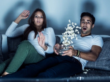 6 Film Horor yang Terlalu Seram untuk Ditonton