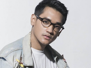 FOTO : Tampilkan 'Sisi Gelap' Selama Pemotretan, Ketampanan Afgan Buat Fans Meleleh 