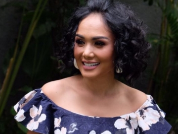 FOTO : Jadi Panutan Fans, Yuni Shara Ajarkan Cara Hidup Bersahaja & Sederhana