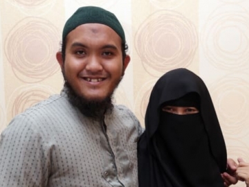 Dikabarkan Kembali Joget di 'Pesbukers', Istri Caisar 'YKS' Menangis