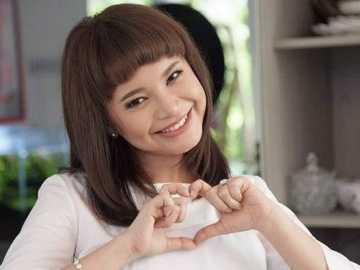 Bukan Afgan, Foto Rossa Bareng Cowok Ini Buat Netter Kagum