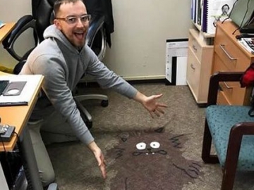 6 Tingkah Laku Super Kocak Para Pegawai Kantor