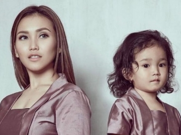  Masih Kecil, Gaya Anak Ayu Ting Ting Sudah Seperti Wanita Dewasa