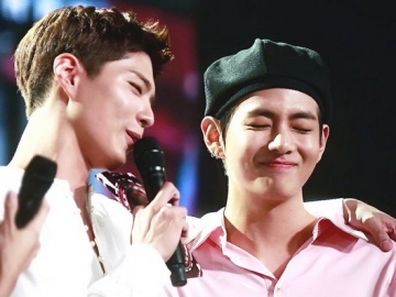 Posting Selfie Bareng, Fans Minta V BTS & Park Bo Gum Bintangi Drama yang Sama