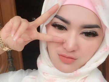 FOTO : Digugat Cerai Lucky Hakim, Tiara Dewi Pilih Habiskan Waktu Bareng 'Pacar' Barunya Ini