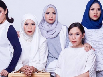 FOTO : 'Rombongan Sirkus' Keluarga Zaskia Adya Mecca, Rame dan Kompak Banget