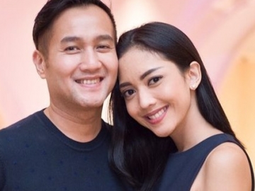 FOTO : Rayakan Anniversary ke-7, Aldi Bragi & Ririn Dwi Ariyanti Kenang Masa Lalu Romantis