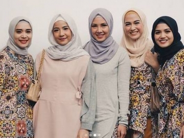 FOTO : Reuni dan Temu Kangen, Begini Serunya Jika Seleb Berhijab Kumpul Jadi Satu