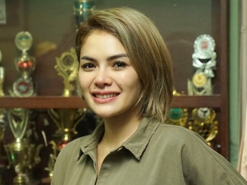 Pakai Hijab, Nikita Mirzani Banjir Pujian