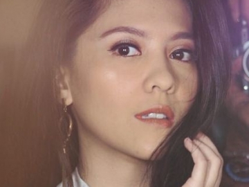 FOTO : Mendaki Gunung Rinjani, Lala Karmela Disuguhi Pemandangan Luar Biasa