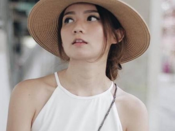 FOTO : Bukan Bulan Madu, Stella Cornelia Lebih Suka Shopping Setelah Menikah