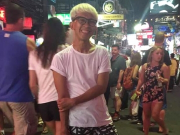 Demi Mengais Rezeki, Aming Rela Mengecat Wajahnya