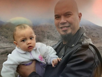 Hentikan Tangisan Anak dengan Tumpukan Uang, Ahmad Dhani Malah Diingatkan pada Hutang