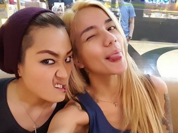 Sempat Dicurigai Cium Bibir Seorang Wanita, Sheila Marcia Malah Mesra dengan Melodya Vanesha