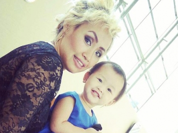 Lahirkan Anak ke-4, Gaya Rambut Pinkan Mambo Bikin Gagal Fokus