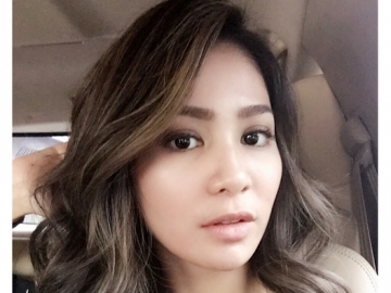 FOTO : Austria Hingga Inggris, Begini Gaya Cantik Bunga Zainal Saat Liburan