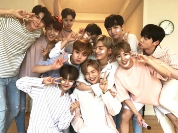 Raih Posisi Pertama di 'Music Bank', Wanna One Bawa Pulang Trofi Ketiga Untuk 'Energetic' 