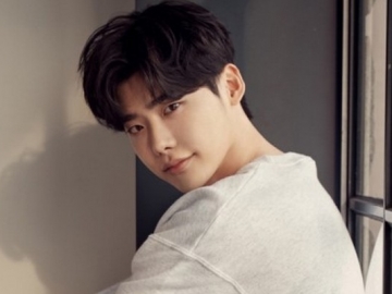 Lee Jong Suk Larang Fans Ini Nonton Film Terbarunya, Kenapa? 