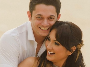 FOTO : Andrew Andika Ajak Istri Liburan ke Bali, Tengku Dewi Putri Seksi Kebangetan