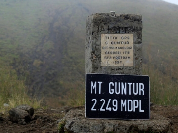Videonya Viral di Medsos, Pungli Pria Bergolok di Gunung Guntur Akhirnya Terungkap