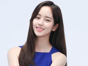 Kim So Hyun Cantik Mempesona di Foto KTP, Kenapa Fans Malah Sedih? 
