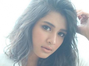 FOTO : Makin Cantik Saat Berkeringat, Mikha Tambayong Olahraga Bareng Maudy Ayunda