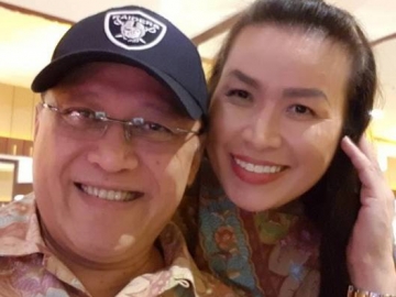 Mario Teguh Gunakan Baju Couple Bareng Istri, Netter Samakan dengan Anak Panti Asuhan