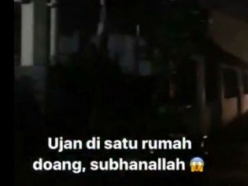 Fenomena Aneh, Beredar Video Hujan Hanya Mengguyur Satu Rumah di Tebet