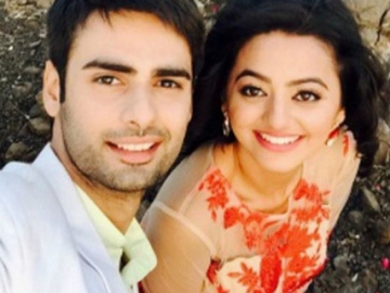 Sinopsis Swaragini Hari Ini Episode 97 (29 Agustus 2017) : Balas Dendam Durga Prasad ke Parineeta