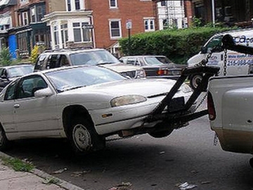 Mobil Diderek Gara-Gara Parkir di Bahu Jalan, Viral Video Petugas Kemenhub Marahi Petugas
