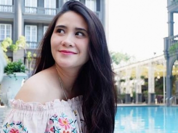 FOTO : Hamil Besar, Ryana Dea Masih Sempat Kondangan dan Jalan-Jalan di Bandung