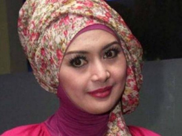 Eddies Adelia Dibully di Media Sosial Gara-Gara Anniesa First Travel, Kenapa?