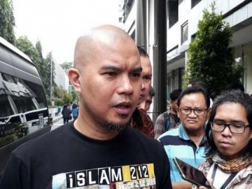 Niat Bayar Hutang, Uang Ahmad Dhani Malah Hilang