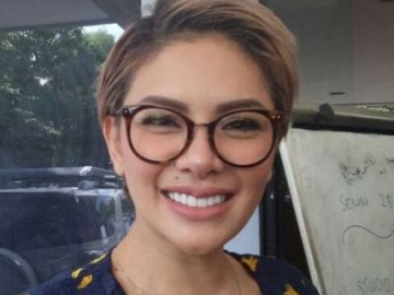 Gandeng Cowok Misterius di Instagram, Nikita Mirzani Dapat Bule Baru Lagi?