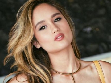 Foto Bareng Fans Cowok, Bagian Dada Cinta Laura Kena Sentuh