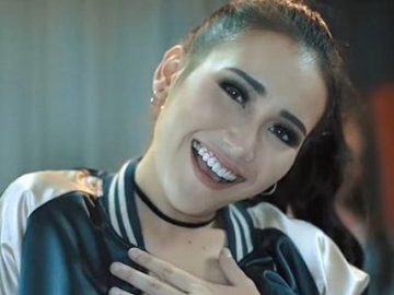 Sempat Picu Kontroversi, Lagu Ayu Ting Ting 'Kamu Kamu Kamu' Sudah Diputar Lebih Dari 5 Juta Kali