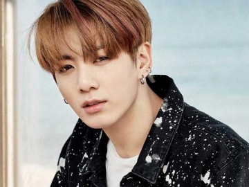  Foto-Foto Masa Kecil Jungkook BTS Terungkap, Fans Malah Terpesona Lihat Ketampanan Sang Ayah