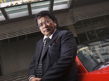 Tantang Buktikan Dirinya Lecehkan Wanita, Hotman Paris Janji Beri Ferrari