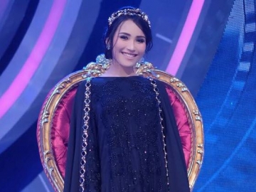Ayu Ting Ting Singkap Rok di Depan Umum, Netter: Heran Sama Kelakuannya
